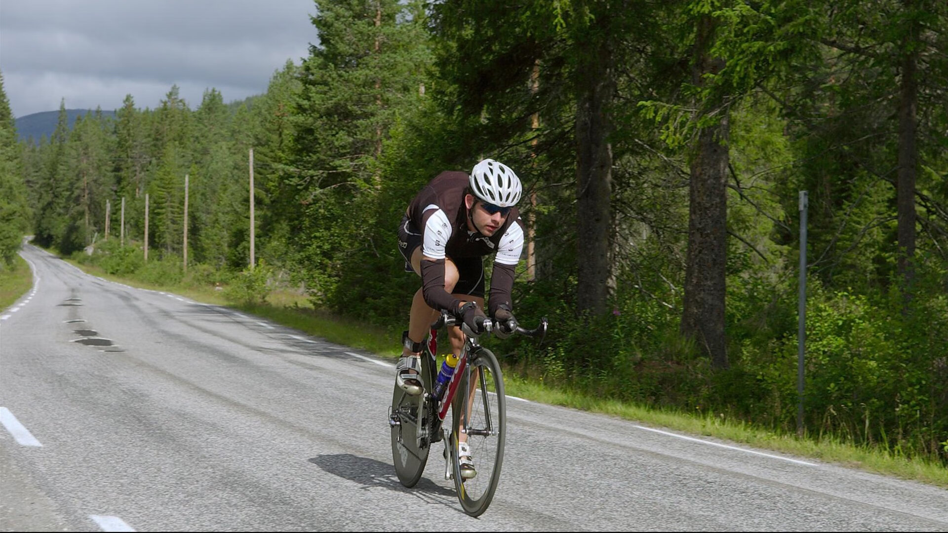 青训体系专业化程度低，体育青训体系